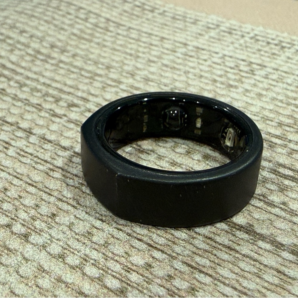 Oura Ring Gen 3 - Heritage, Black - Picture 4 of 5
